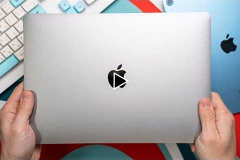 YOU Should Buy the M1 MacBook Air in 2022, And Here's Why!