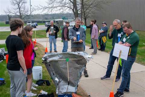 ‘Bright’ high schoolers show off their solar knowledge