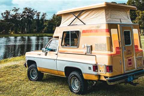This GMC Jimmy Casa Grande Is a Vintage House-U-V With Big Style