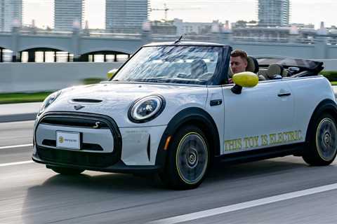 One-Off Mini Cooper SE Convertible Might Hint at Future EV