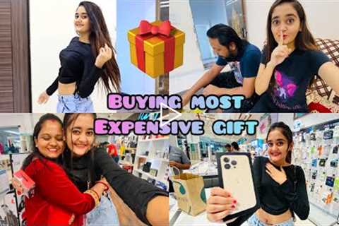 Buying NEW IPHONE 13 PRO Surprise Gift For Papa | Shopping For 1.5 Lakh Rupees Alone | Bindass Kavya