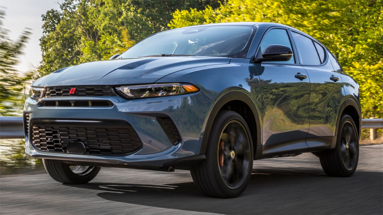 The 2023 Dodge Hornet Compact SUV Buzzes With Performance