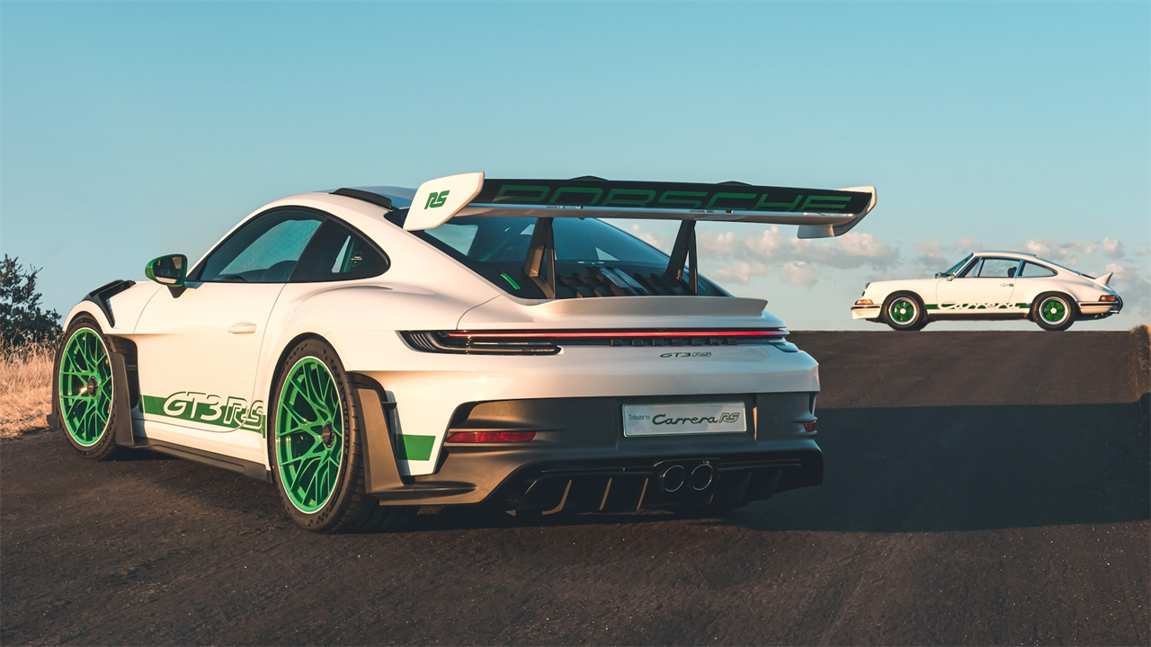 Porsche Floats Retro RS 2.7–Themed Package for 911 GT3 RS, and We're Here For It
