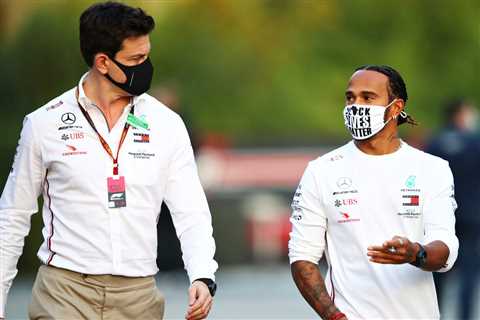  “Alpha Males” Lewis Hamilton & Toto Wolff Strike a Balance at Mercedes But “Sometimes the Lion ..