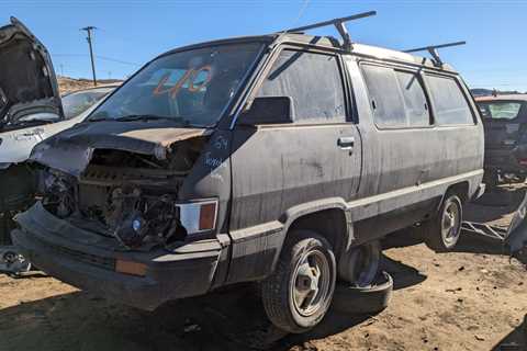 Junkyard Gem: 1984 Toyota Van LE