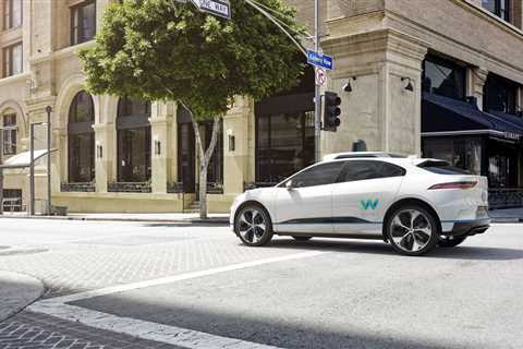 Uber will now let you book a Waymo self-driving car through its app