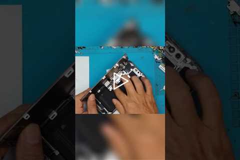 iPhone Transplant: Making iPhones Thinner and Smaller [IPHONE 15 PRO] | Sydney CBD Repair