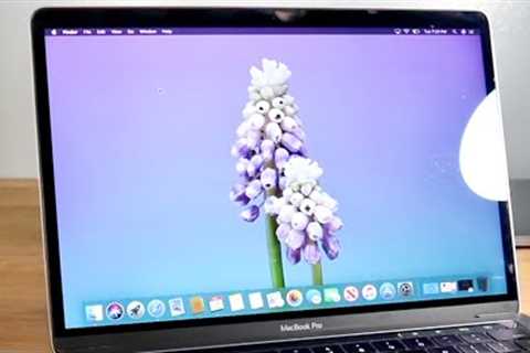 2017 Retina Macbook Pro In 2025! (Still Worth Buying?) (Review)