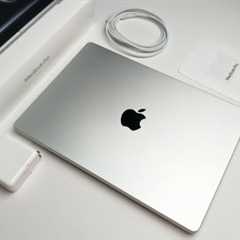 Unboxing the New Apple M4 MacBook Pro in Space Grey