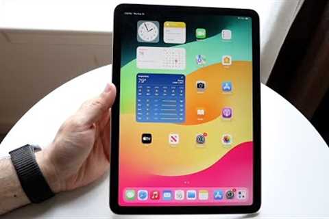 M2 iPad Air 6 In 2025! (Still Worth Buying?) (Review)