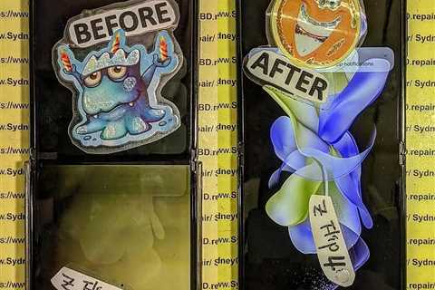 Inside the Z Flip 4: Detailed Internal Screen Replacement and Cost Analysis